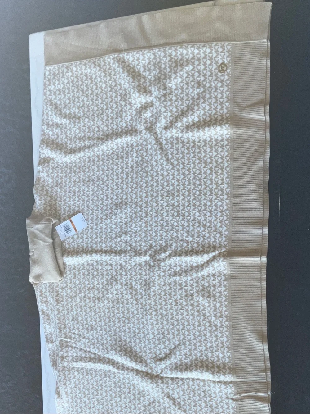 NWT Women’s Michael Kors Cream & Beige Logo Knit Shawl